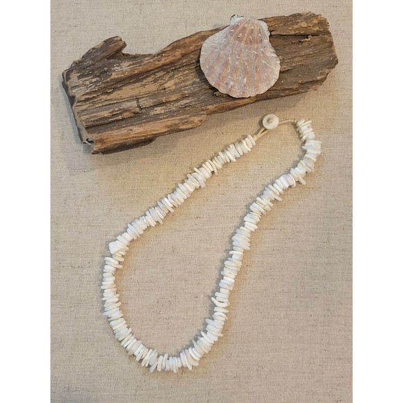 White Natural Clam Shell Bead Choker Necklace Hawaiian 16" Surfer Unisex - Picture 3 of 5